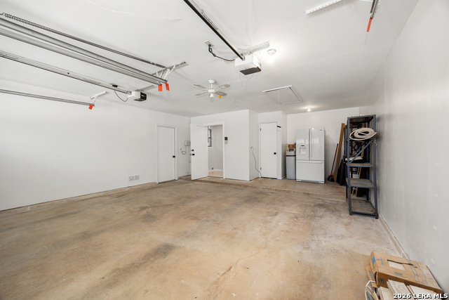 Listing photo id 33 for 14219 Chadbourne