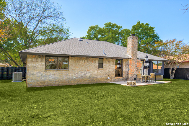 Listing photo id 36 for 14219 Chadbourne