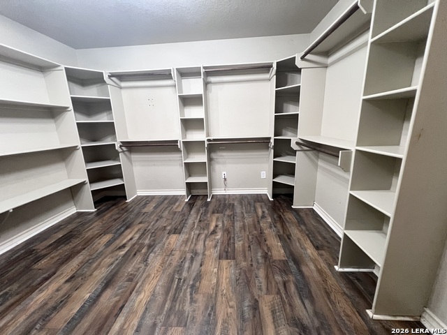 Image 19 of 51 For 166 Big Oak Dr