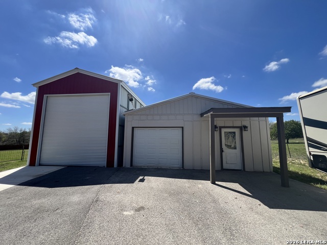 Image 34 of 51 For 166 Big Oak Dr