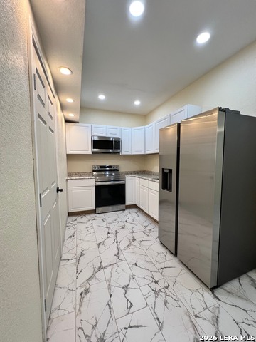 Image 38 of 51 For 166 Big Oak Dr