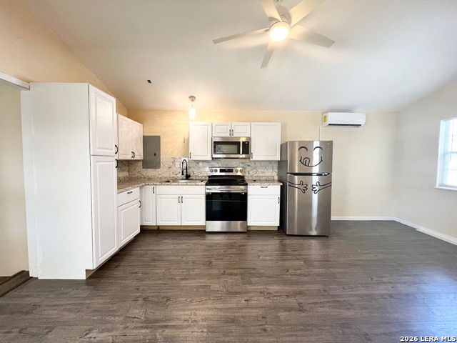 Image 46 of 51 For 166 Big Oak Dr