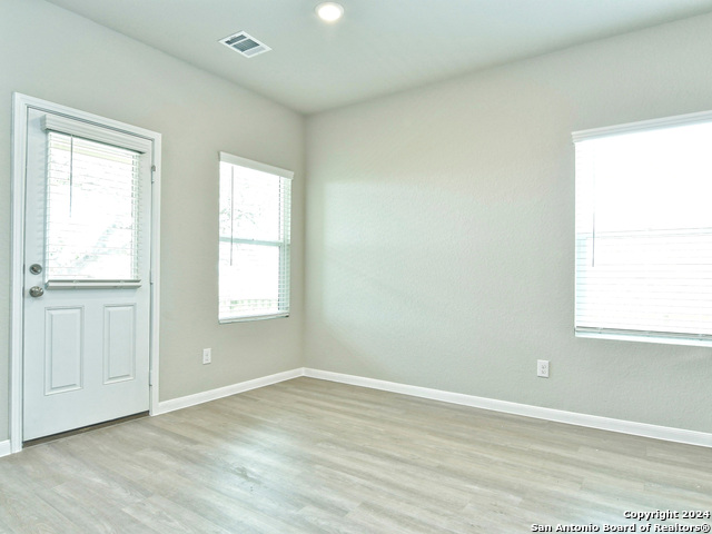 Image 11 of 51 For 5332 Saunter