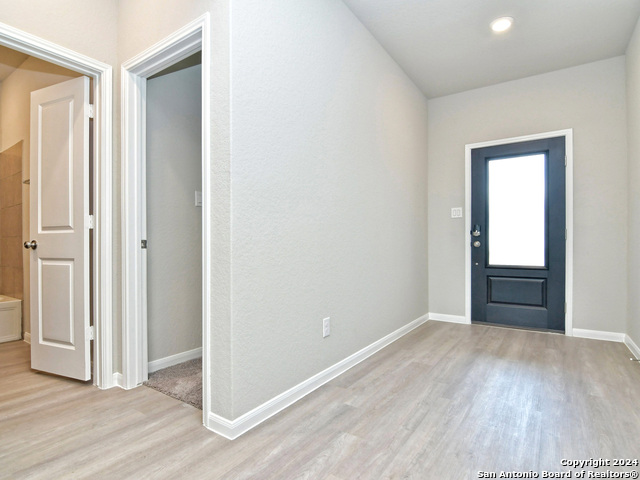 Image 4 of 51 For 5332 Saunter