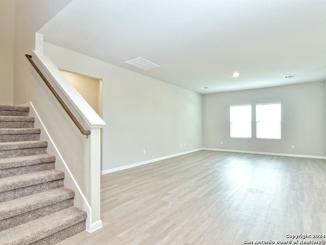 Image 5 of 51 For 5332 Saunter