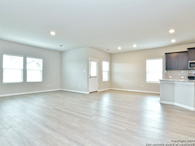 Image 7 of 51 For 5332 Saunter