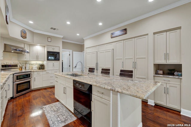 Image 16 of 46 For 8 Trophy  