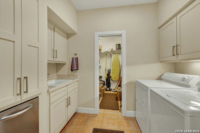 Image 27 of 46 For 8 Trophy  