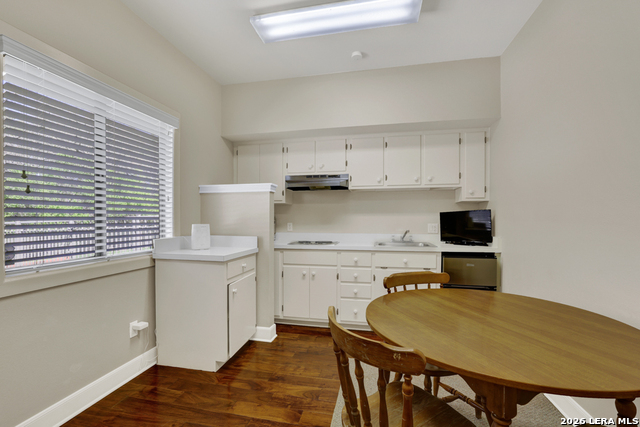 Image 32 of 46 For 8 Trophy  