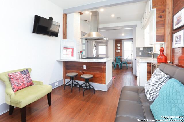 Image 4 of 20 For 131 Klein St  1