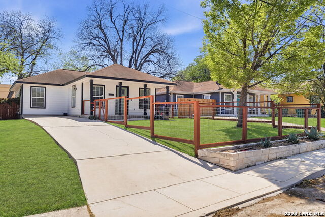 Image 4 of 25 For 1318 Dawson  