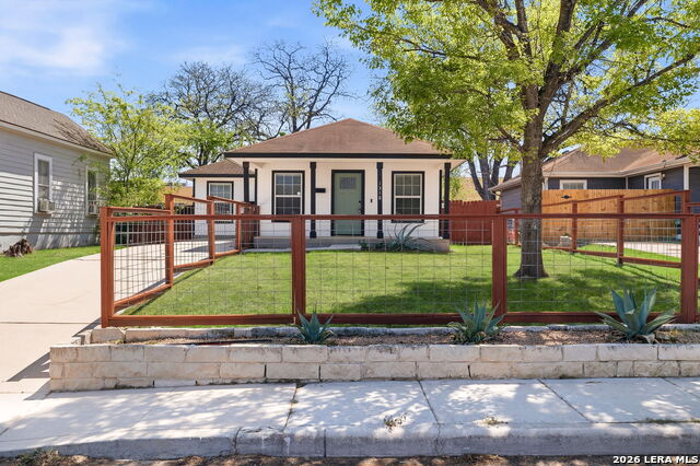 Image 5 of 25 For 1318 Dawson  