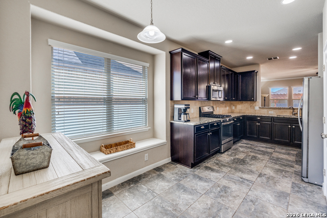 Image 12 of 30 For 22417 Carriage Trace