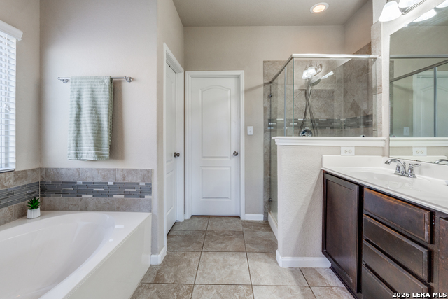 Image 15 of 30 For 22417 Carriage Trace