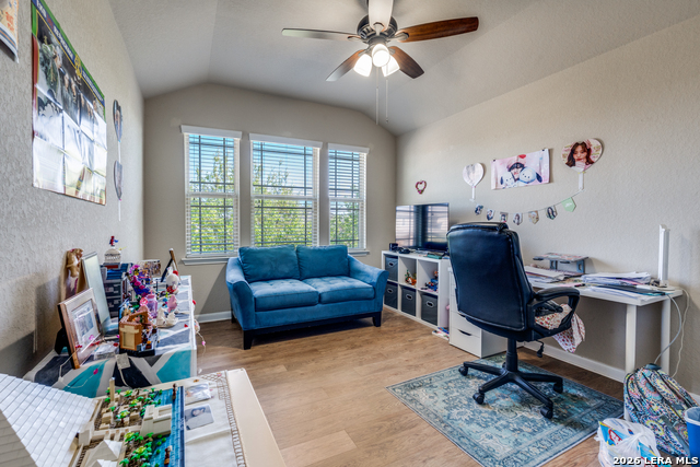 Image 20 of 30 For 22417 Carriage Trace