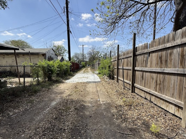 Image 8 of 14 For 106 Wichita Ct