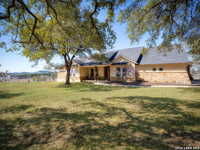 Listing photo id 0 for 676 Highgate Dr