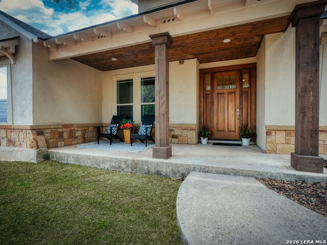 Listing photo id 2 for 676 Highgate Dr