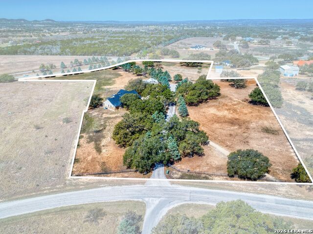 Listing photo id 49 for 676 Highgate Dr