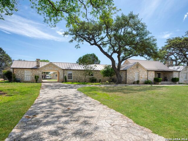 Listing photo id 54 for 676 Highgate Dr