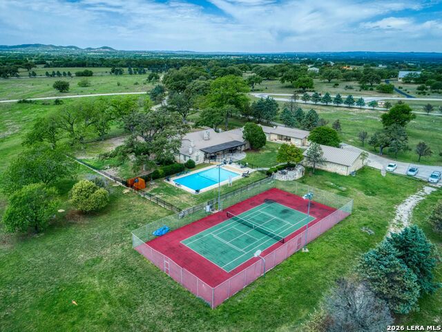 Listing photo id 55 for 676 Highgate Dr