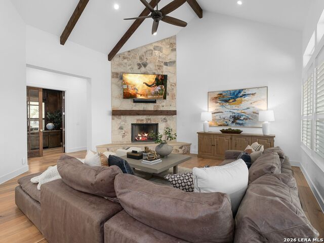 Listing photo id 6 for 676 Highgate Dr