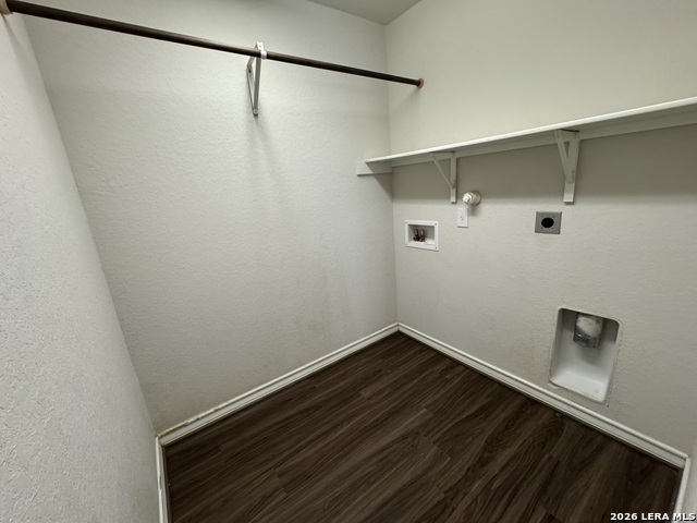 Image 10 of 13 For 2523 Barbwire Way