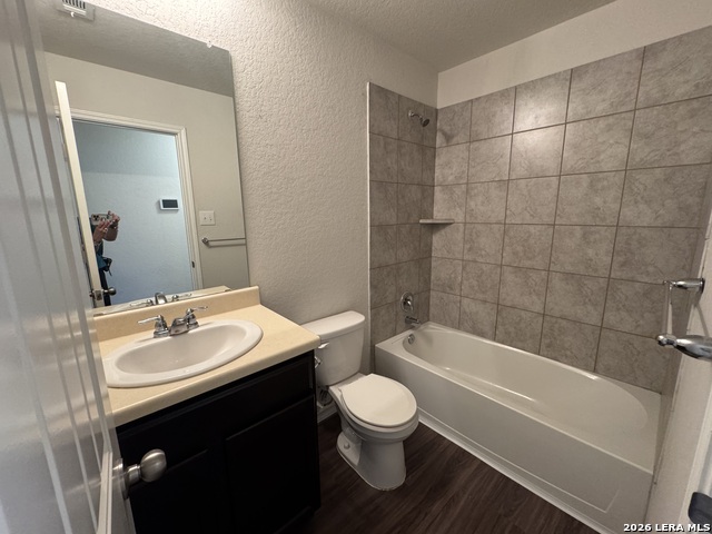 Image 8 of 13 For 2523 Barbwire Way