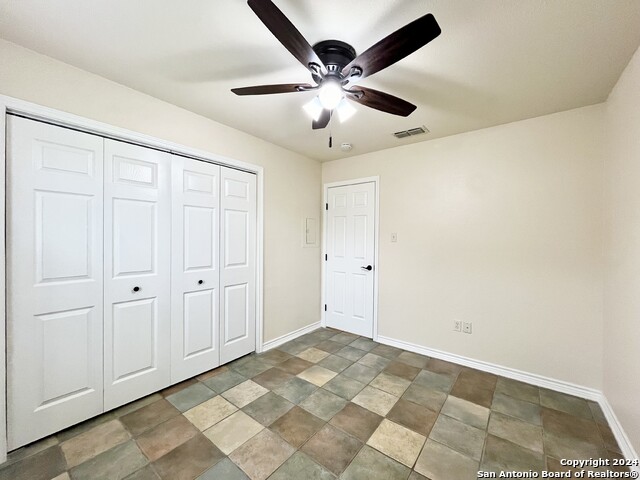 Listing photo id 13 for 10254 Dover Ridge  401