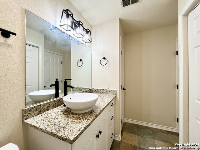 Listing photo id 15 for 10254 Dover Ridge  401