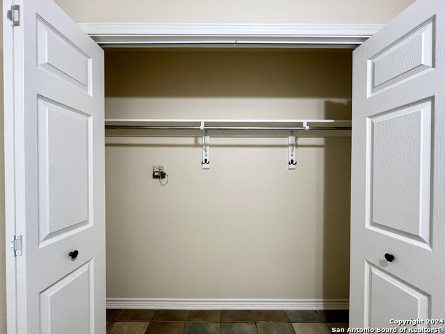 Listing photo id 16 for 10254 Dover Ridge  401