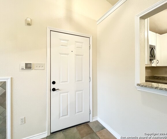 Listing photo id 18 for 10254 Dover Ridge  401