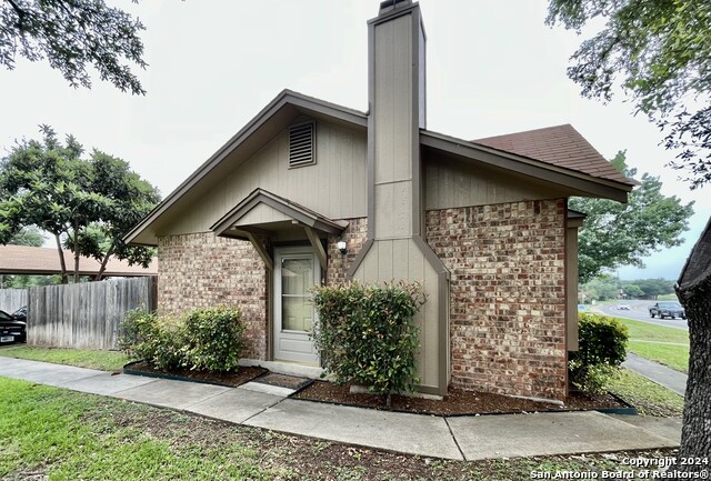 Listing photo id 22 for 10254 Dover Ridge  401