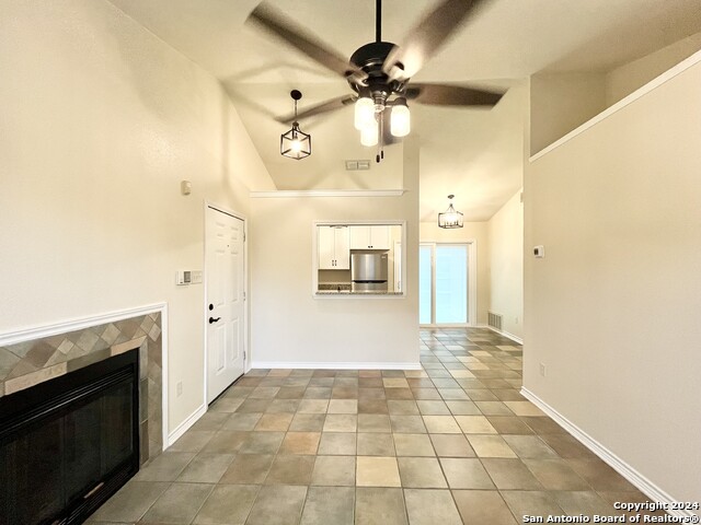 Listing photo id 7 for 10254 Dover Ridge  401