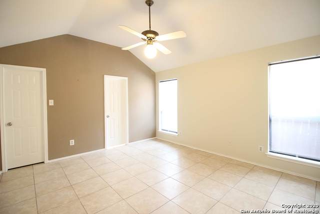 Image 11 of 21 For 1023 Hedgestone Dr
