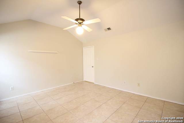 Image 12 of 21 For 1023 Hedgestone Dr