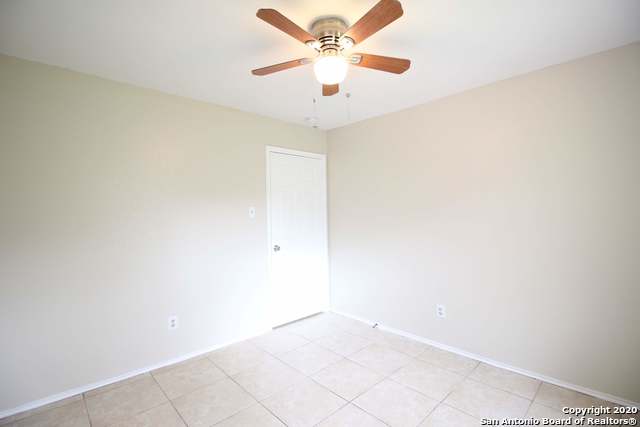 Image 15 of 21 For 1023 Hedgestone Dr