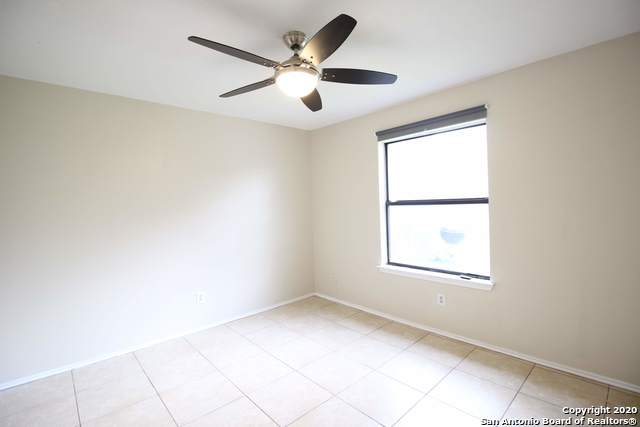 Image 16 of 21 For 1023 Hedgestone Dr