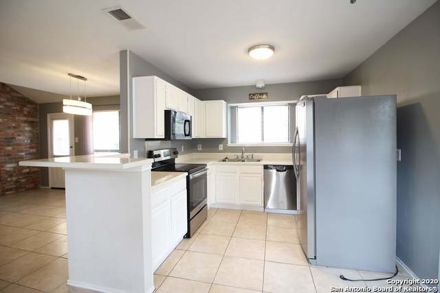 Image 7 of 21 For 1023 Hedgestone Dr