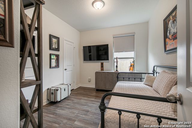 Image 11 of 52 For 10007 Overlook Point