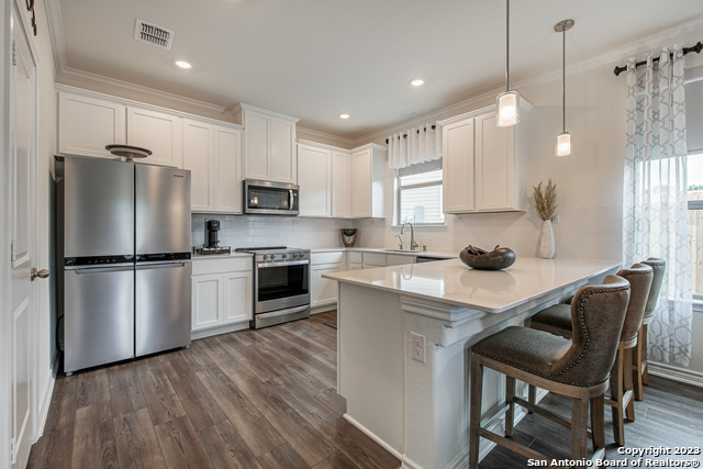 Image 19 of 52 For 10007 Overlook Point