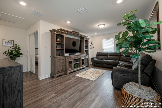 Image 26 of 52 For 10007 Overlook Point