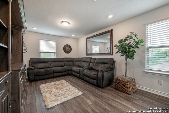 Image 27 of 52 For 10007 Overlook Point