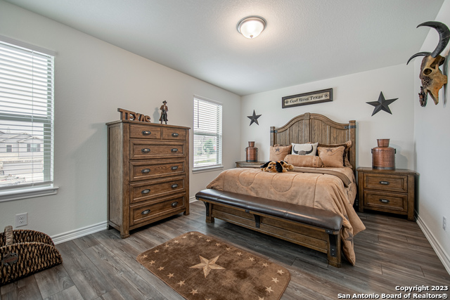 Image 33 of 52 For 10007 Overlook Point