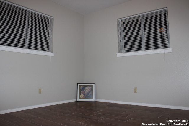 Image 13 of 19 For 13123 Larklair