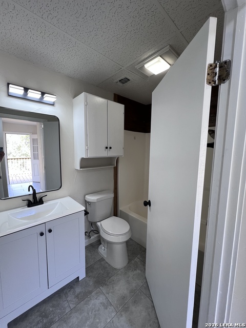 Listing photo id 9 for 1156 Deerwood