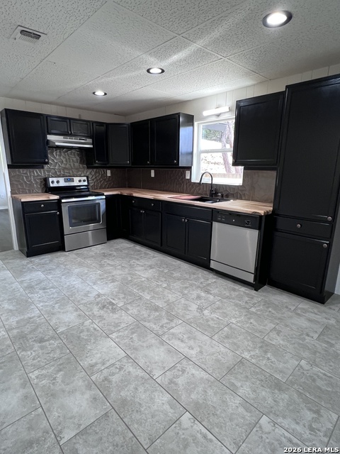 Listing photo id 14 for 1156 Deerwood