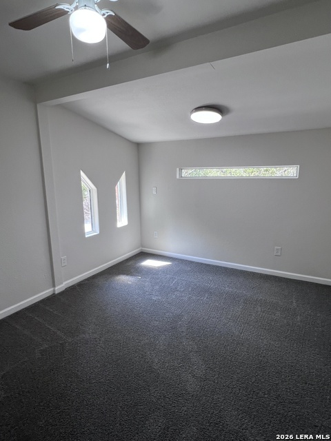 Listing photo id 15 for 1156 Deerwood