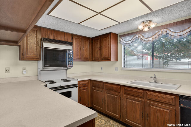 Image 12 of 36 For 5812 Royal  