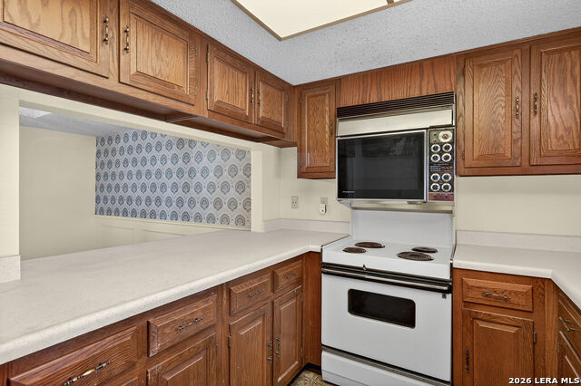 Image 13 of 36 For 5812 Royal  